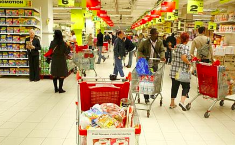  Les Français toujours plus nombreux à consommer mais pas prêts à tout acheter en ligne !